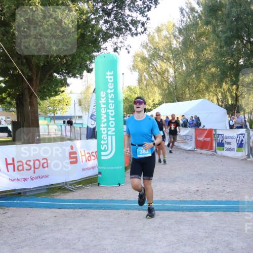 07.09.2025 - 19. Norderstedt Triathlon Zöllner http://msf.ph/oto/8781590 07.09.2025 17:43:46 Ziel 383, 429, 952 meine-sportfotos.de