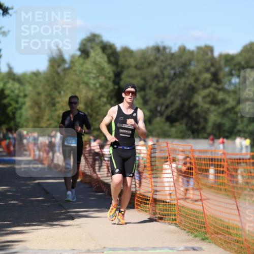 07.09.2025 - 19. Norderstedt Triathlon Michael Strokosch http://msf.ph/oto/8781594 07.09.2025 15:12:11 Laufen 428, 995 meine-sportfotos.de