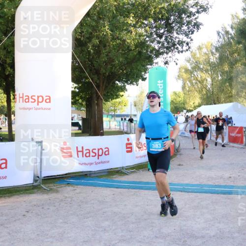 07.09.2025 - 19. Norderstedt Triathlon Zöllner http://msf.ph/oto/8781599 07.09.2025 17:43:46 Ziel 383, 429, 952 meine-sportfotos.de