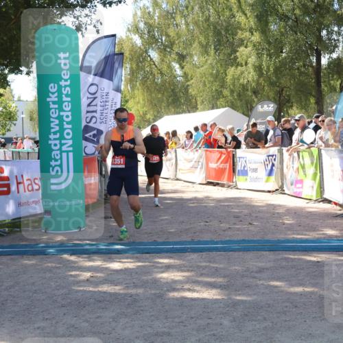 07.09.2025 - 19. Norderstedt Triathlon Zöllner http://msf.ph/oto/8781602 07.09.2025 12:56:46 Ziel 1241, 1351, 1387 meine-sportfotos.de