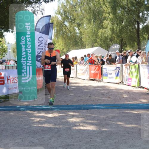 07.09.2025 - 19. Norderstedt Triathlon Zöllner http://msf.ph/oto/8781605 07.09.2025 12:56:47 Ziel 1241, 1351, 1387 meine-sportfotos.de
