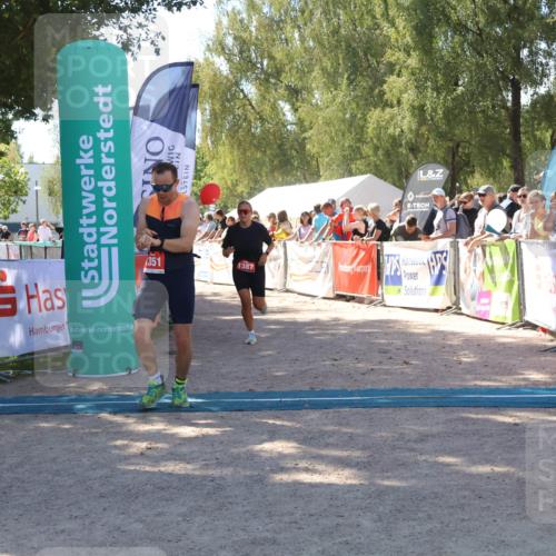 07.09.2025 - 19. Norderstedt Triathlon Zöllner http://msf.ph/oto/8781609 07.09.2025 12:56:47 Ziel 1241, 1351, 1387 meine-sportfotos.de