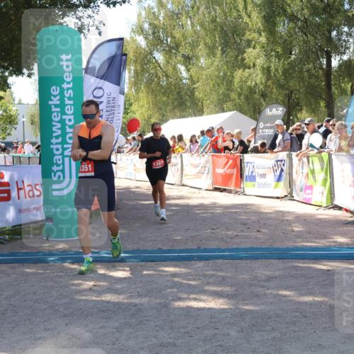 07.09.2025 - 19. Norderstedt Triathlon Zöllner http://msf.ph/oto/8781612 07.09.2025 12:56:47 Ziel 1241, 1351, 1387 meine-sportfotos.de