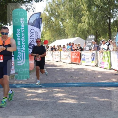 07.09.2025 - 19. Norderstedt Triathlon Zöllner http://msf.ph/oto/8781631 07.09.2025 12:56:48 Ziel 1241, 1351, 1387 meine-sportfotos.de