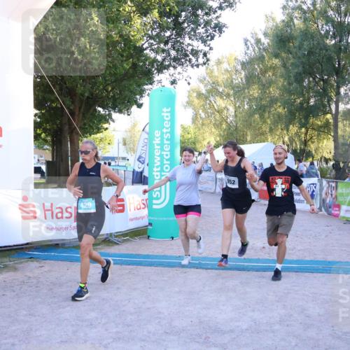 07.09.2025 - 19. Norderstedt Triathlon Zöllner http://msf.ph/oto/8781647 07.09.2025 17:43:49 Ziel 383, 429, 952 meine-sportfotos.de