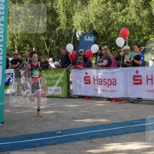 07.09.2025 - 19. Norderstedt Triathlon Zöllner http://msf.ph/oto/8781650 07.09.2025 10:58:42 Ziel 57, 129, 643 meine-sportfotos.de