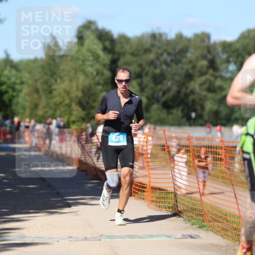 07.09.2025 - 19. Norderstedt Triathlon Michael Strokosch http://msf.ph/oto/8781654 07.09.2025 15:12:13 Laufen 428, 995 meine-sportfotos.de