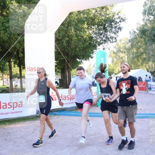 07.09.2025 - 19. Norderstedt Triathlon Zöllner http://msf.ph/oto/8781665 07.09.2025 17:43:50 Ziel 383, 429, 952, 1448 meine-sportfotos.de