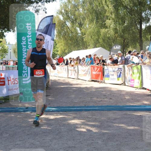 07.09.2025 - 19. Norderstedt Triathlon Zöllner http://msf.ph/oto/8781674 07.09.2025 12:57:20 Ziel 258, 850 meine-sportfotos.de