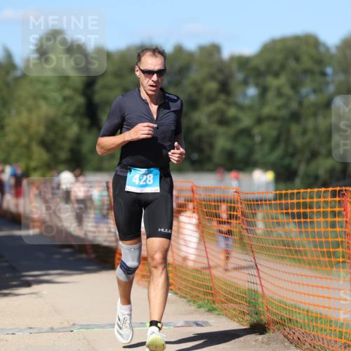 07.09.2025 - 19. Norderstedt Triathlon Michael Strokosch http://msf.ph/oto/8781686 07.09.2025 15:12:15 Laufen 428, 995 meine-sportfotos.de