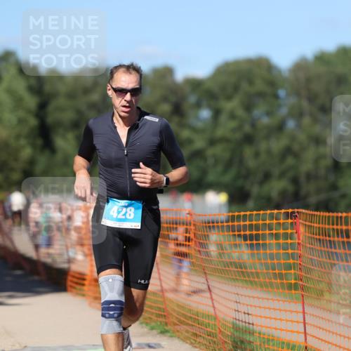 07.09.2025 - 19. Norderstedt Triathlon Michael Strokosch http://msf.ph/oto/8781694 07.09.2025 15:12:15 Laufen 428, 995 meine-sportfotos.de