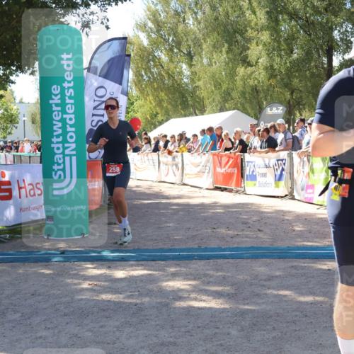 07.09.2025 - 19. Norderstedt Triathlon Zöllner http://msf.ph/oto/8781705 07.09.2025 12:57:25 Ziel 258, 850 meine-sportfotos.de