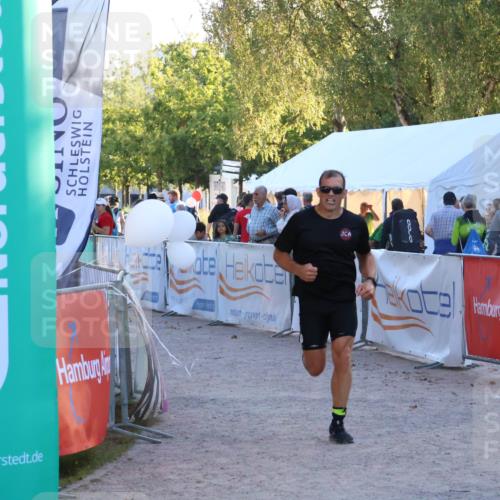 07.09.2025 - 19. Norderstedt Triathlon Zöllner http://msf.ph/oto/8781715 07.09.2025 17:43:53 Ziel 429, 952, 1448 meine-sportfotos.de