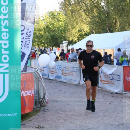 07.09.2025 - 19. Norderstedt Triathlon Zöllner http://msf.ph/oto/8781718 07.09.2025 17:43:53 Ziel 429, 952, 1448 meine-sportfotos.de