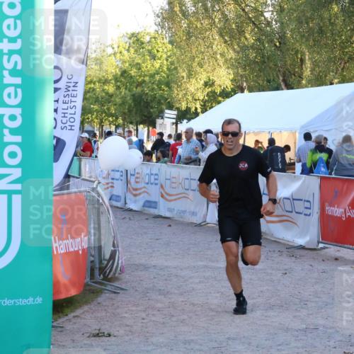 07.09.2025 - 19. Norderstedt Triathlon Zöllner http://msf.ph/oto/8781725 07.09.2025 17:43:54 Ziel 429, 952, 1448 meine-sportfotos.de