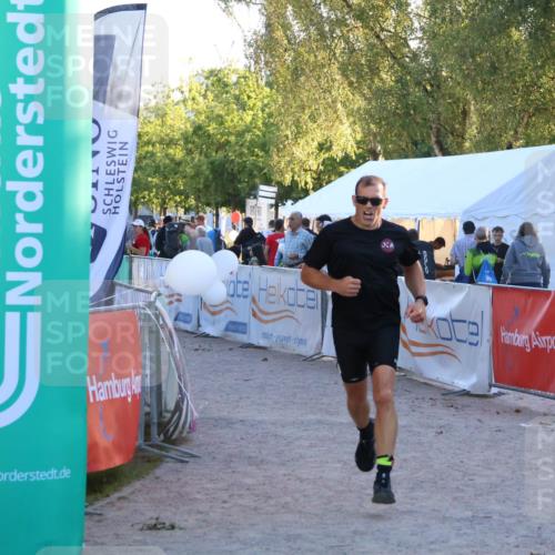 07.09.2025 - 19. Norderstedt Triathlon Zöllner http://msf.ph/oto/8781731 07.09.2025 17:43:54 Ziel 429, 952, 1448 meine-sportfotos.de