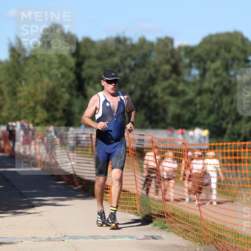 07.09.2025 - 19. Norderstedt Triathlon Michael Strokosch http://msf.ph/oto/8781740 07.09.2025 15:12:32 Laufen 411, 963 meine-sportfotos.de