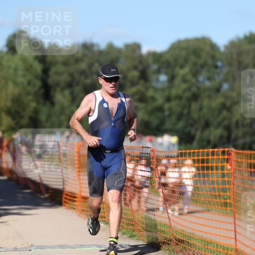 07.09.2025 - 19. Norderstedt Triathlon Michael Strokosch http://msf.ph/oto/8781759 07.09.2025 15:12:32 Laufen 411, 963 meine-sportfotos.de