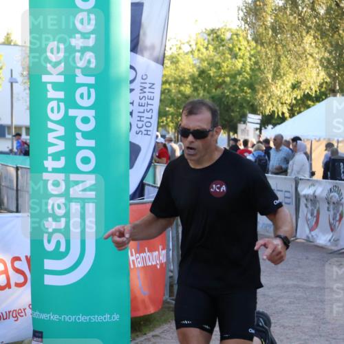 07.09.2025 - 19. Norderstedt Triathlon Zöllner http://msf.ph/oto/8781763 07.09.2025 17:43:55 Ziel 952, 1448 meine-sportfotos.de