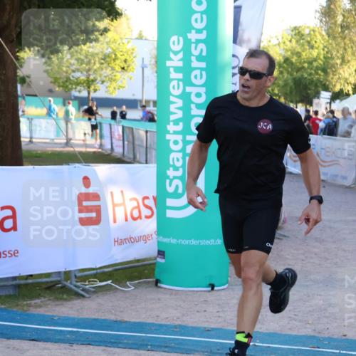 07.09.2025 - 19. Norderstedt Triathlon Zöllner http://msf.ph/oto/8781766 07.09.2025 17:43:55 Ziel 952, 1448 meine-sportfotos.de