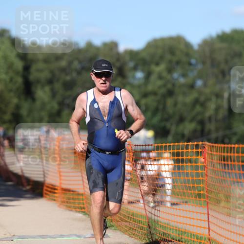07.09.2025 - 19. Norderstedt Triathlon Michael Strokosch http://msf.ph/oto/8781770 07.09.2025 15:12:33 Laufen 411, 963 meine-sportfotos.de