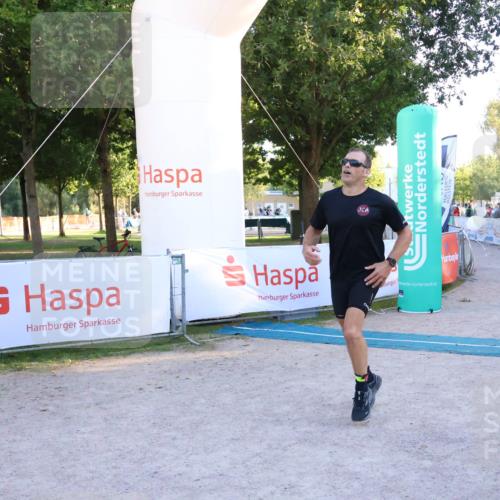 07.09.2025 - 19. Norderstedt Triathlon Zöllner http://msf.ph/oto/8781773 07.09.2025 17:43:56 Ziel 1448 meine-sportfotos.de