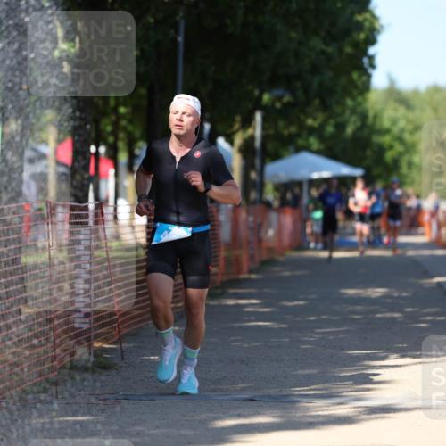 07.09.2025 - 19. Norderstedt Triathlon Michael Strokosch http://msf.ph/oto/8781790 07.09.2025 15:12:39 Laufen 411 meine-sportfotos.de