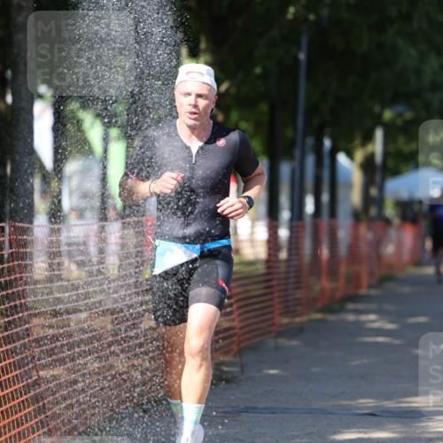 07.09.2025 - 19. Norderstedt Triathlon Michael Strokosch http://msf.ph/oto/8781806 07.09.2025 15:12:40 Laufen 411 meine-sportfotos.de