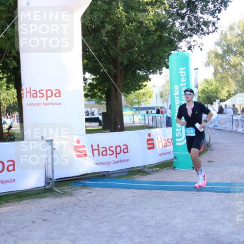 07.09.2025 - 19. Norderstedt Triathlon Zöllner http://msf.ph/oto/8781848 07.09.2025 17:44:08 Ziel 372 meine-sportfotos.de