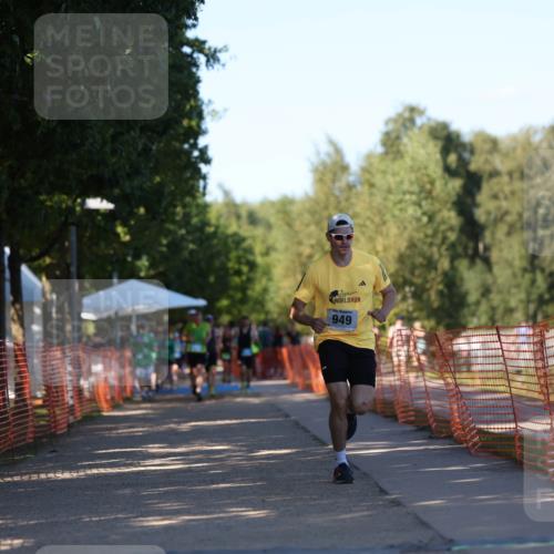 07.09.2025 - 19. Norderstedt Triathlon Michael Strokosch http://msf.ph/oto/8781858 07.09.2025 16:08:44 Laufen 949, 953 meine-sportfotos.de