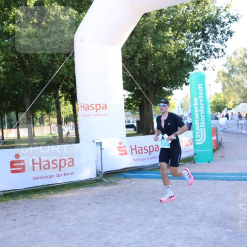 07.09.2025 - 19. Norderstedt Triathlon Zöllner http://msf.ph/oto/8781868 07.09.2025 17:44:08 Ziel 372 meine-sportfotos.de
