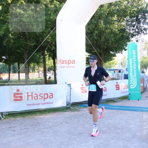 07.09.2025 - 19. Norderstedt Triathlon Zöllner http://msf.ph/oto/8781877 07.09.2025 17:44:09 Ziel 372 meine-sportfotos.de
