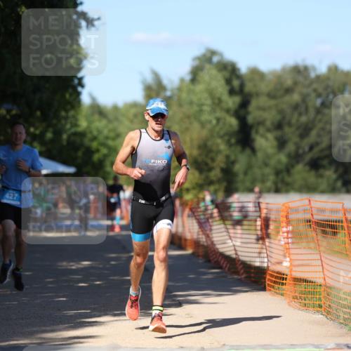 07.09.2025 - 19. Norderstedt Triathlon Michael Strokosch http://msf.ph/oto/8781906 07.09.2025 15:12:51 Laufen 427, 978, 988 meine-sportfotos.de