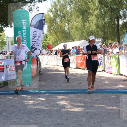 07.09.2025 - 19. Norderstedt Triathlon Zöllner http://msf.ph/oto/8781907 07.09.2025 12:57:57 Ziel 818, 1309, 1361, 1379 meine-sportfotos.de
