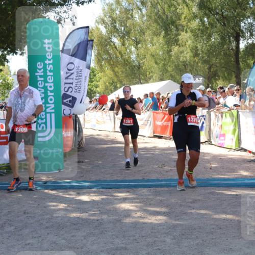 07.09.2025 - 19. Norderstedt Triathlon Zöllner http://msf.ph/oto/8781911 07.09.2025 12:57:57 Ziel 818, 1309, 1361, 1379 meine-sportfotos.de
