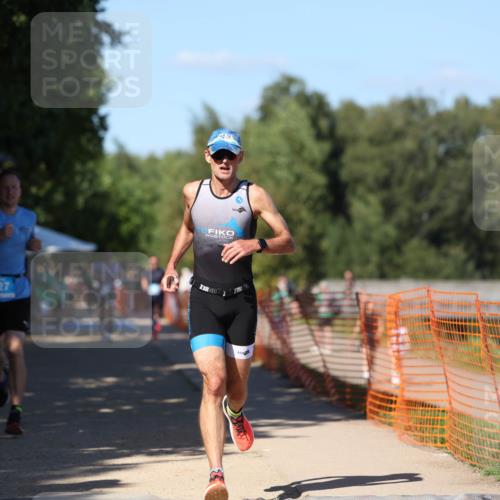 07.09.2025 - 19. Norderstedt Triathlon Michael Strokosch http://msf.ph/oto/8781914 07.09.2025 15:12:52 Laufen 427, 978, 988 meine-sportfotos.de