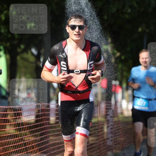 07.09.2025 - 19. Norderstedt Triathlon Michael Strokosch http://msf.ph/oto/8781931 07.09.2025 15:12:53 Laufen 427, 978, 988 meine-sportfotos.de