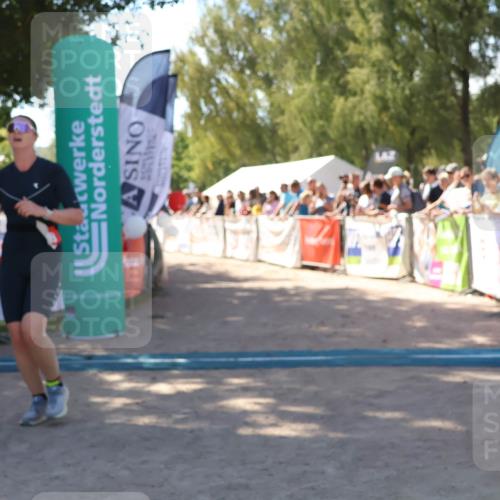 07.09.2025 - 19. Norderstedt Triathlon Zöllner http://msf.ph/oto/8781941 07.09.2025 12:58:04 Ziel 818 meine-sportfotos.de