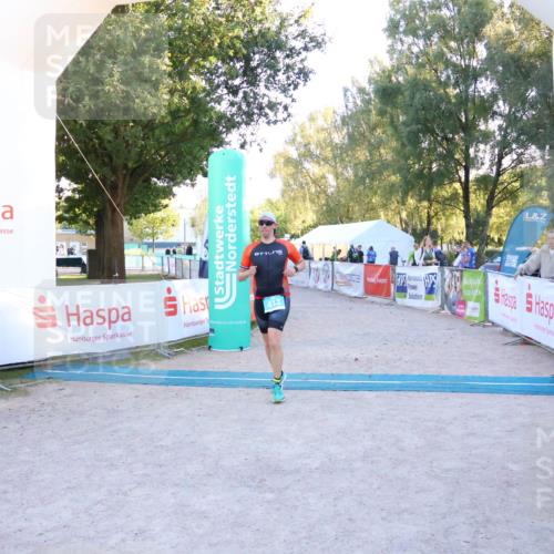 07.09.2025 - 19. Norderstedt Triathlon Zöllner http://msf.ph/oto/8781953 07.09.2025 17:44:28 Ziel 412 meine-sportfotos.de