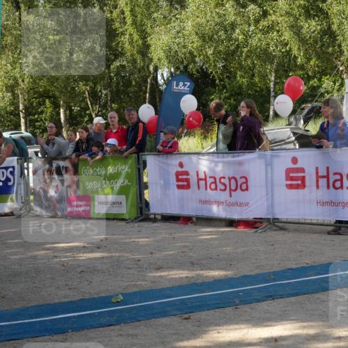 07.09.2025 - 19. Norderstedt Triathlon Zöllner http://msf.ph/oto/8782006 07.09.2025 11:00:46 Ziel 689 meine-sportfotos.de