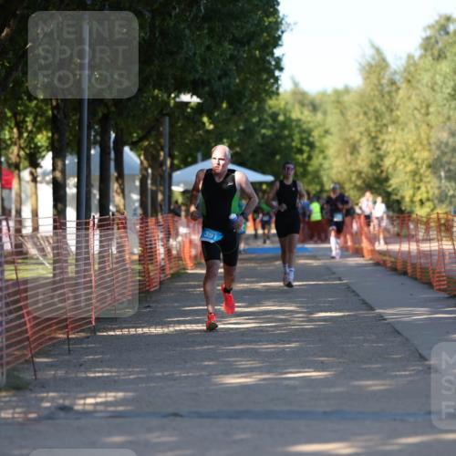 07.09.2025 - 19. Norderstedt Triathlon Michael Strokosch http://msf.ph/oto/8782015 07.09.2025 16:09:22 Laufen 1453 meine-sportfotos.de