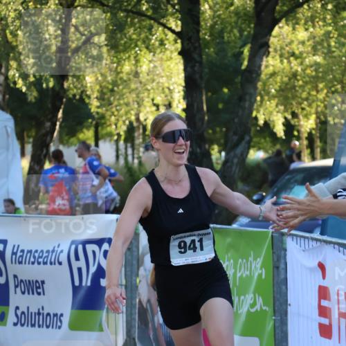 07.09.2025 - 19. Norderstedt Triathlon Zöllner http://msf.ph/oto/8782018 07.09.2025 17:47:39 Ziel 941 meine-sportfotos.de
