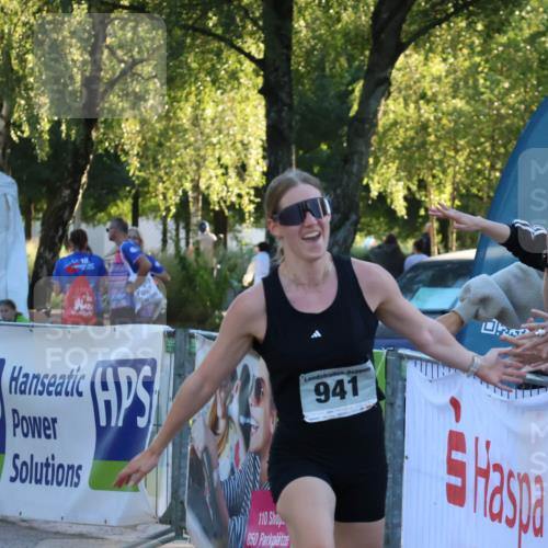 07.09.2025 - 19. Norderstedt Triathlon Zöllner http://msf.ph/oto/8782024 07.09.2025 17:47:39 Ziel 941 meine-sportfotos.de