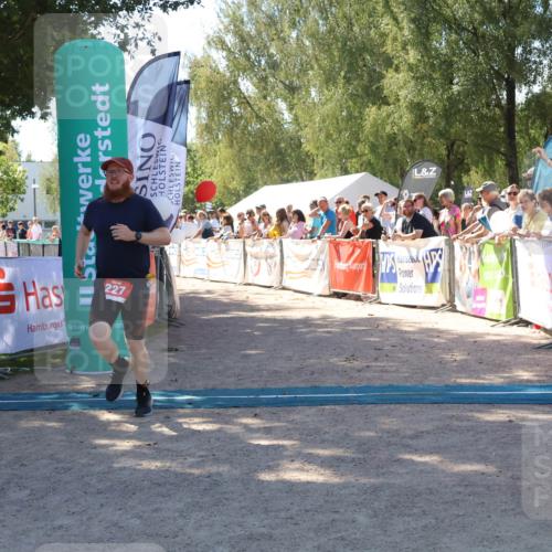 07.09.2025 - 19. Norderstedt Triathlon Zöllner http://msf.ph/oto/8782025 07.09.2025 12:58:45 Ziel 227, 251 meine-sportfotos.de