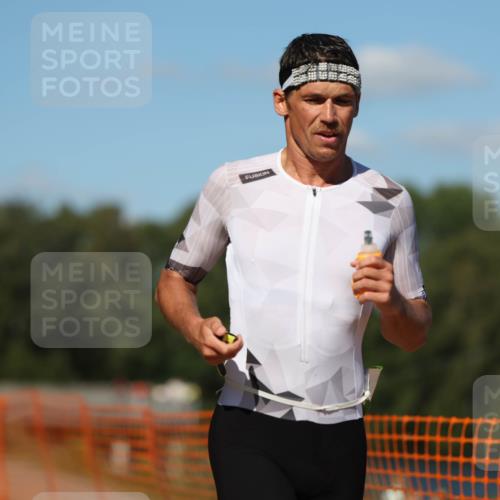 07.09.2025 - 19. Norderstedt Triathlon Michael Strokosch http://msf.ph/oto/8782030 07.09.2025 15:13:14 Laufen 1034, 1501 meine-sportfotos.de