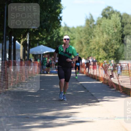 07.09.2025 - 19. Norderstedt Triathlon Michael Strokosch http://msf.ph/oto/8782033 07.09.2025 15:13:17 Laufen 1034, 1501 meine-sportfotos.de