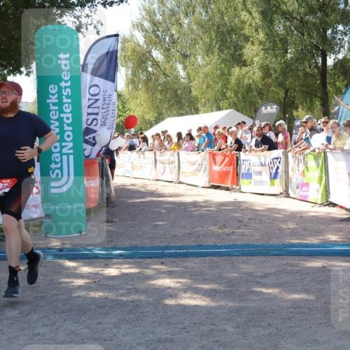 07.09.2025 - 19. Norderstedt Triathlon Zöllner http://msf.ph/oto/8782035 07.09.2025 12:58:46 Ziel 227, 251 meine-sportfotos.de