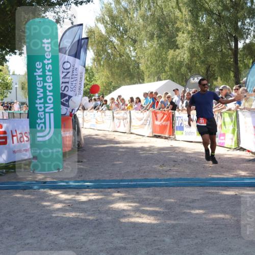 07.09.2025 - 19. Norderstedt Triathlon Zöllner http://msf.ph/oto/8782055 07.09.2025 12:58:49 Ziel 227, 251 meine-sportfotos.de