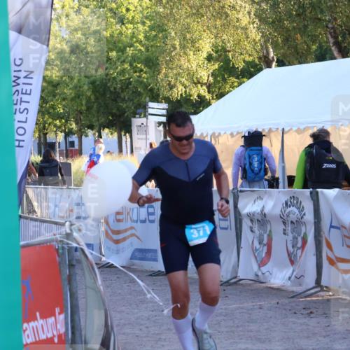 07.09.2025 - 19. Norderstedt Triathlon Zöllner http://msf.ph/oto/8782094 07.09.2025 17:48:45 Ziel 371 meine-sportfotos.de