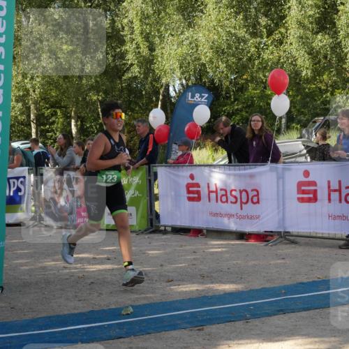 07.09.2025 - 19. Norderstedt Triathlon Zöllner http://msf.ph/oto/8782096 07.09.2025 11:01:17 Ziel 62, 123, 127 meine-sportfotos.de